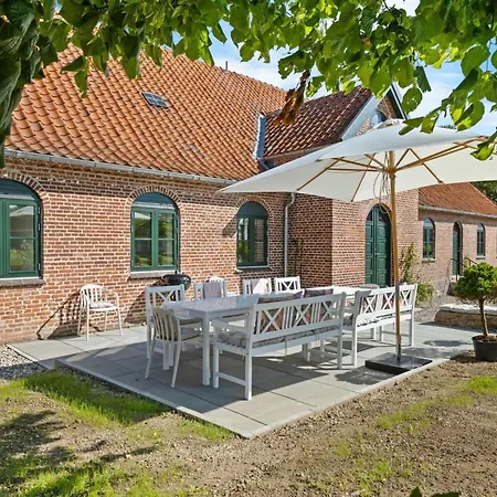 Brun - 1-5km From The Sea By Interhome Feriehus Tranekær
