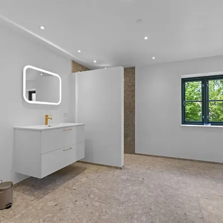 Brun - 1-5km From The Sea By Interhome بيت للعطل Tranekær