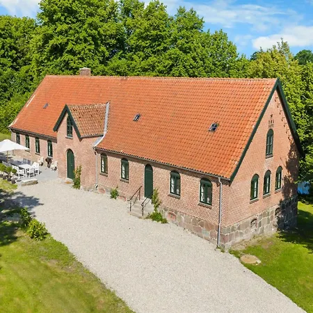 Brun - 1-5km From The Sea By Interhome Feriehus